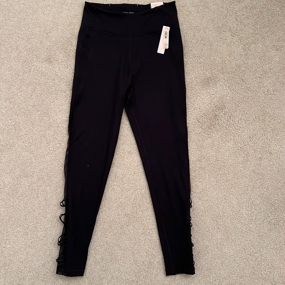 Victorias Secret incredible essential Leggings. 6/small